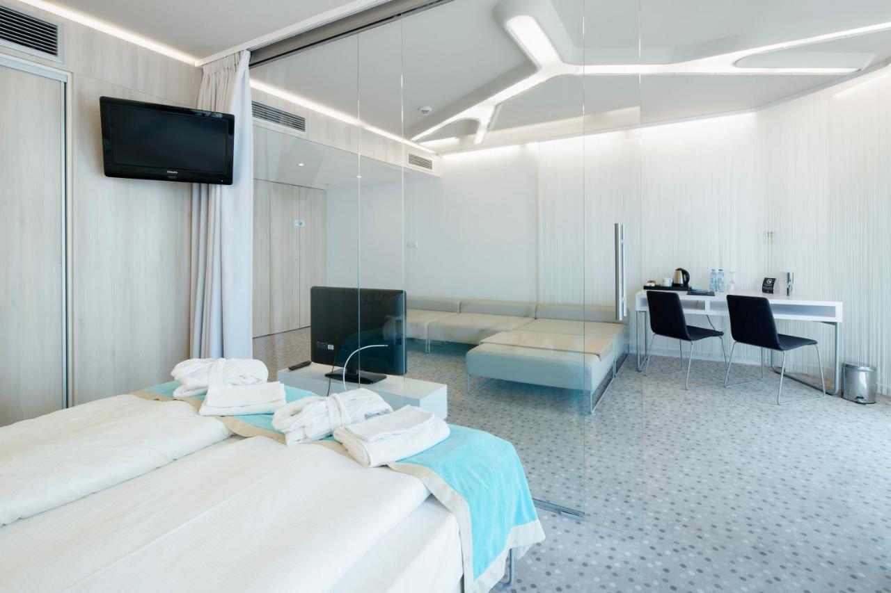 Ultra Marine By Zdrojowa Hotel Kolobrzeg Bagian luar foto